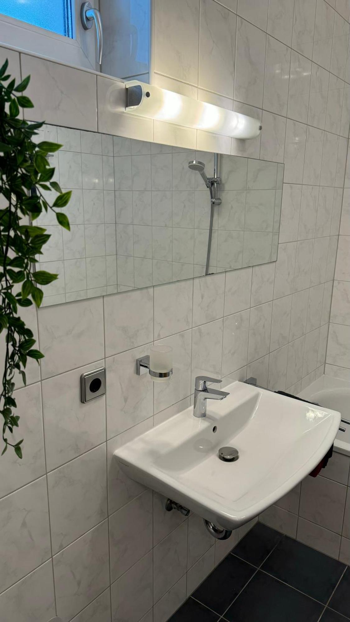 City Apartement Linz Fuer 5 Gaeste Mit Self-Checkin Und Kueche Bagian luar foto