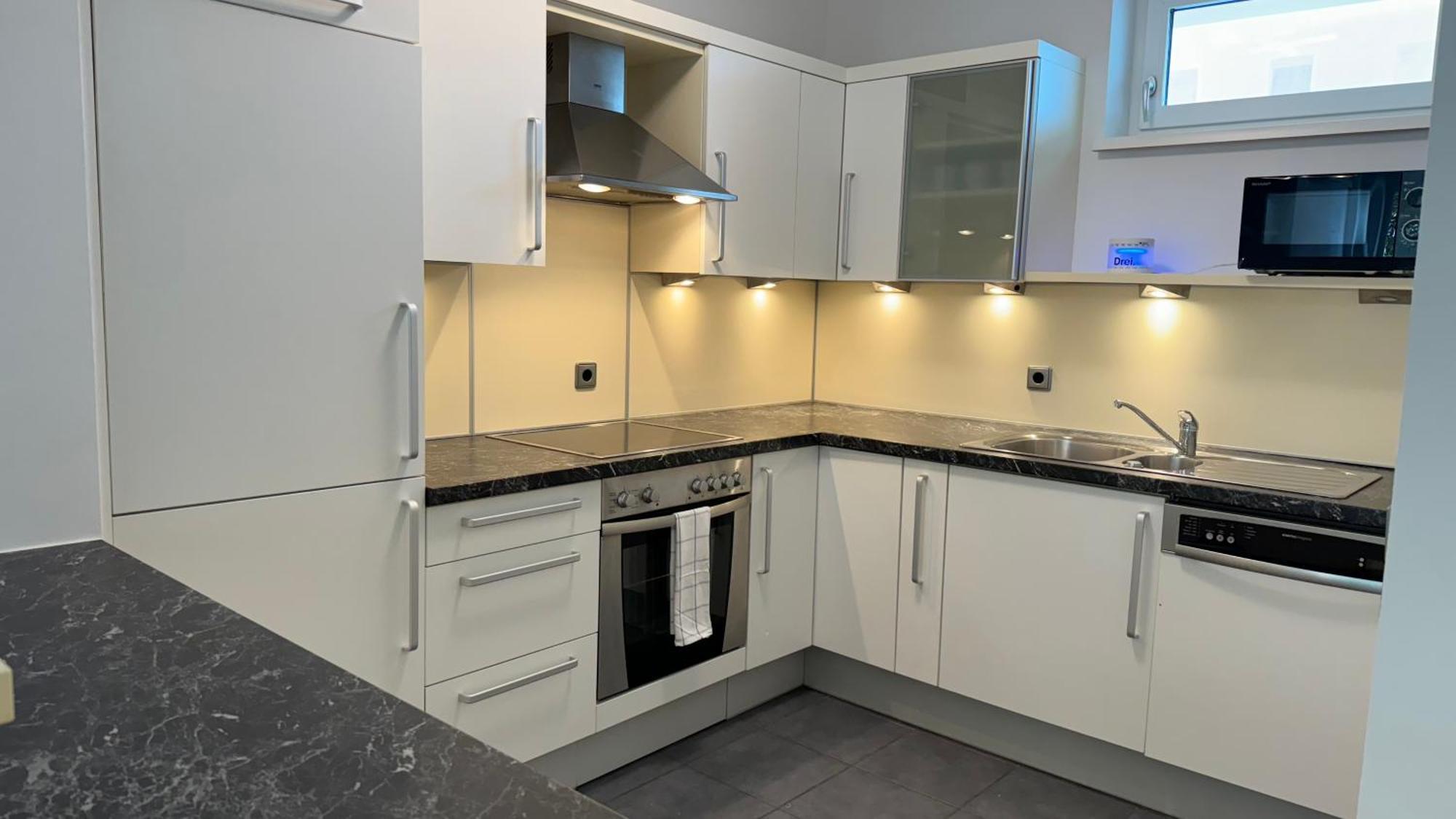 City Apartement Linz Fuer 5 Gaeste Mit Self-Checkin Und Kueche Bagian luar foto