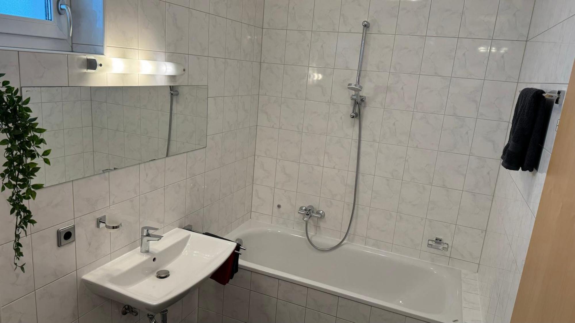 City Apartement Linz Fuer 5 Gaeste Mit Self-Checkin Und Kueche Bagian luar foto
