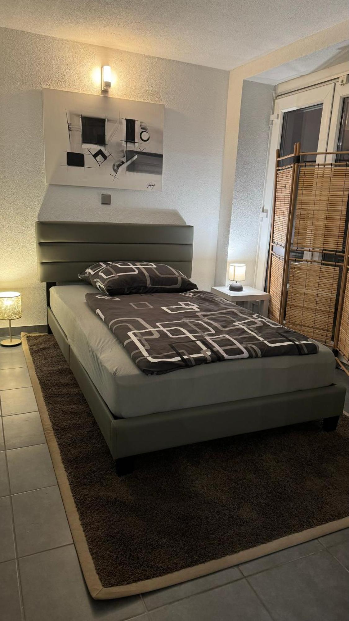 City Apartement Linz Fuer 5 Gaeste Mit Self-Checkin Und Kueche Bagian luar foto