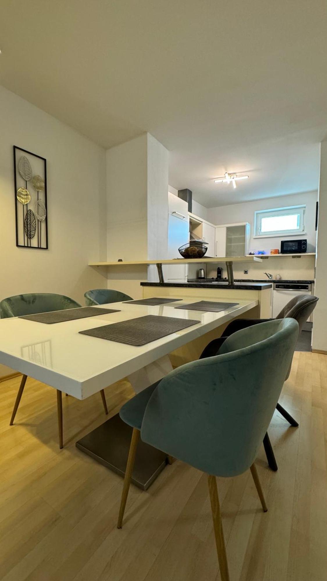 City Apartement Linz Fuer 5 Gaeste Mit Self-Checkin Und Kueche Bagian luar foto